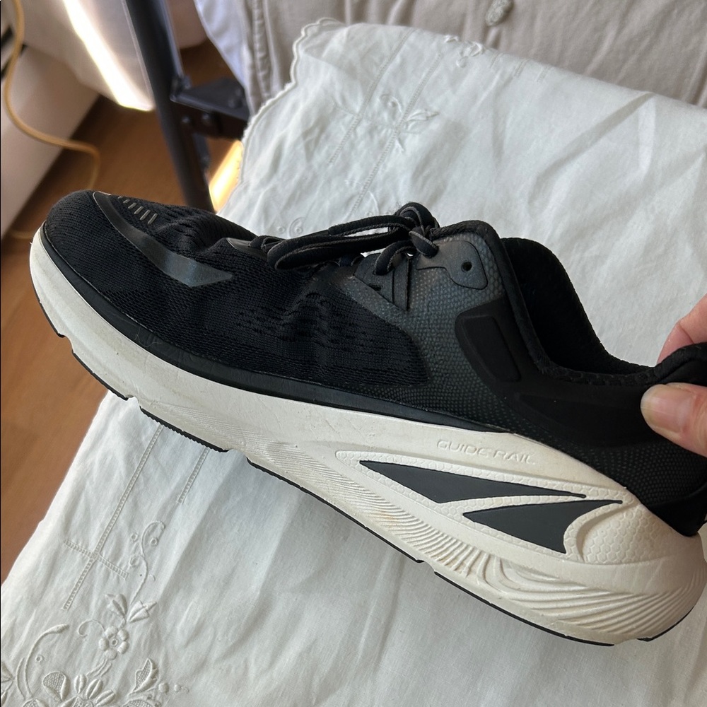 Altra Men's Paradigm Black and White Sneakers Running Shoes 9 - Picture 6 of 9